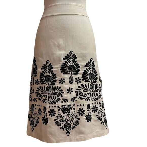 LOFT Black and White Floral Embroidered A-Line Linen -blend Skirt| Size 4 | EUC - Picture 1 of 10
